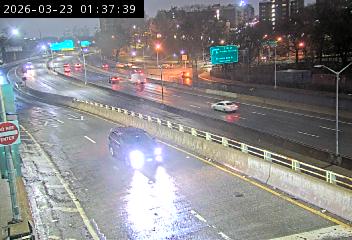 Macombs Dam Bridge live webcam