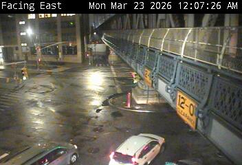 Sands Street @ Brooklyn Bridge Entrance live webcam