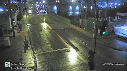 Fulton Avenue/Pelham Parkway Drawbridge at Secor Lane live webcam