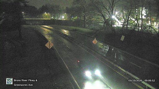Bronx River Parkway at Greenacres Avenue live webcam