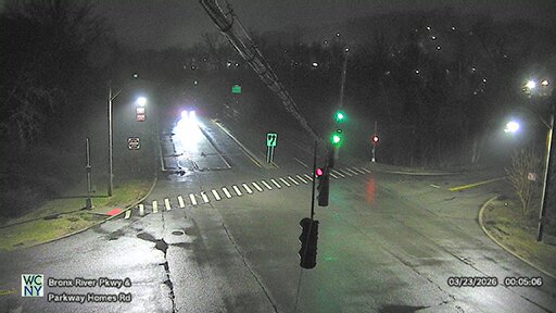 Bronx River Parkway at Parkway Homes Rd live webcam