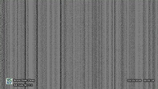 Bronx River Pkwy NB Side Mi. 7.1 live webcam
