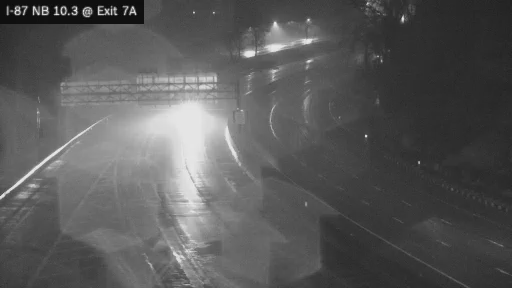 I-87 MP 010.30 NB at Interchange 7A (Saw Mill River Parkway) live webcam