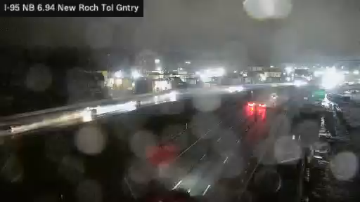 I-95 MP 006.94 NB at the New Rochelle Toll Gantry live webcam