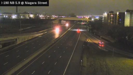 I-190 MP 005.90 NB at Interchange 8 (Niagara Street) live webcam