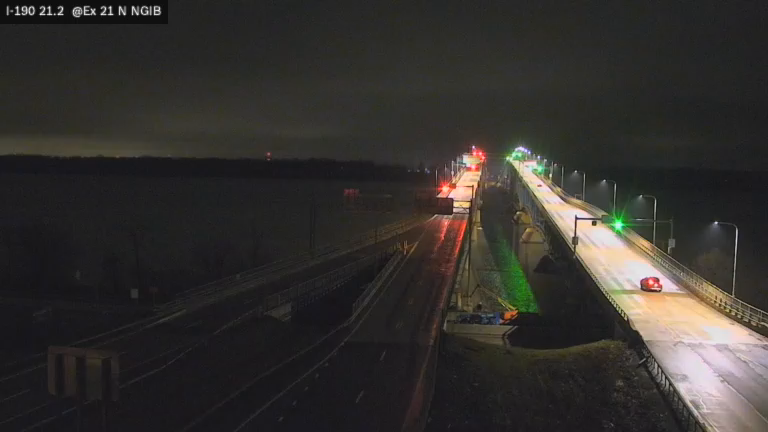 I-190 MP 021.20 NB/SB at Interchange 21 (Buffalo Avenue Route 384) live webcam