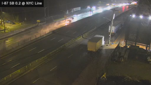 I-87 MP 000.20 SB Just South of Interchange 1 (Yonkers) live webcam