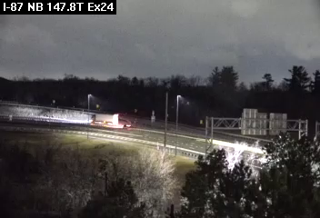 I-87 MP 147.80 NB Just South of Interchange 24 (Albany/I-90/I-87) live webcam