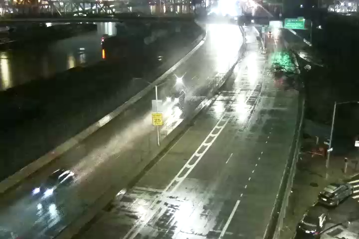 Harlem River Drive at 130 Street live webcam