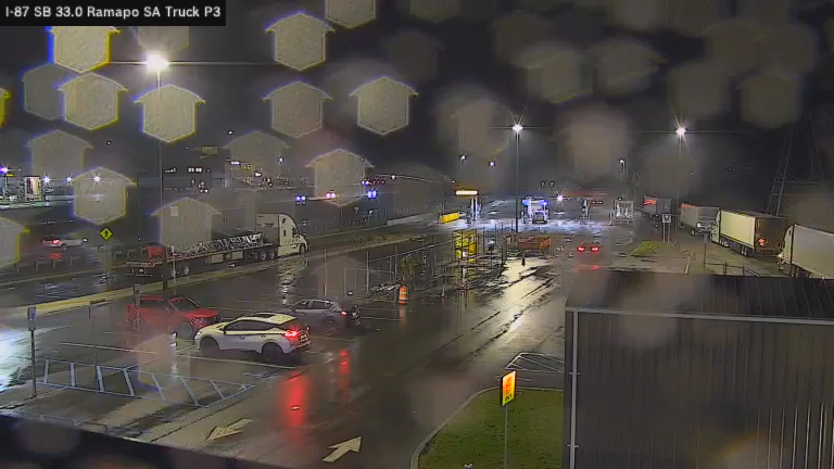 I-87 MP 33.0 SB Ramapo Service Area Truck Park 3 live webcam