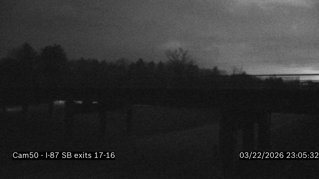 I-87 SB Between Exits 17 & 16 live webcam