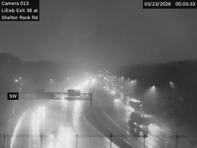 I-495 at Shelter Rock Rd live webcam