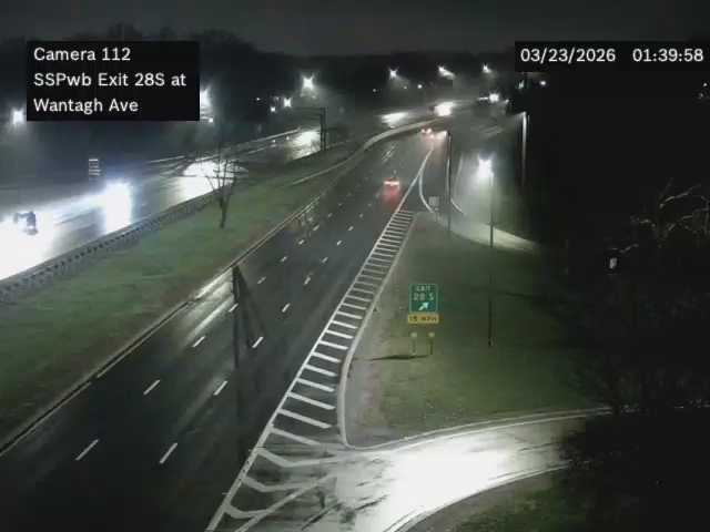 SSP West of Exit 28 - Wantagh Ave live webcam