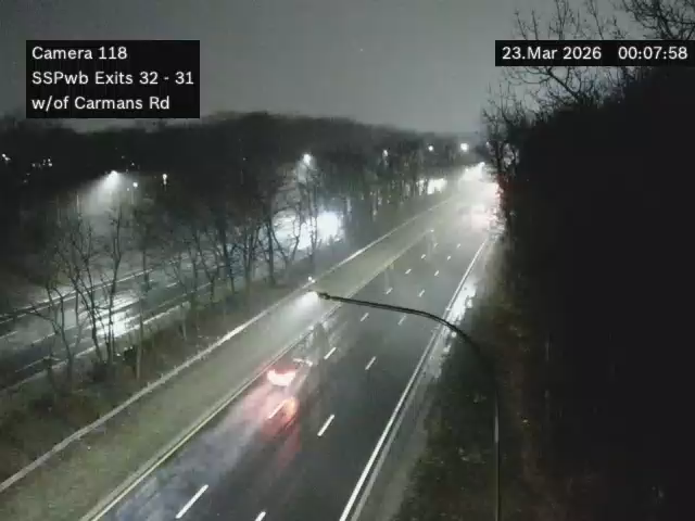 SSP midway between Carmans Rd and Exit 31 live webcam