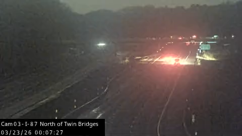 I-87 North of Mohawk River (Twin Bridges) live webcam