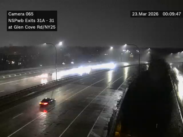 NSP at Glen Cove Rd / NY 25 live webcam
