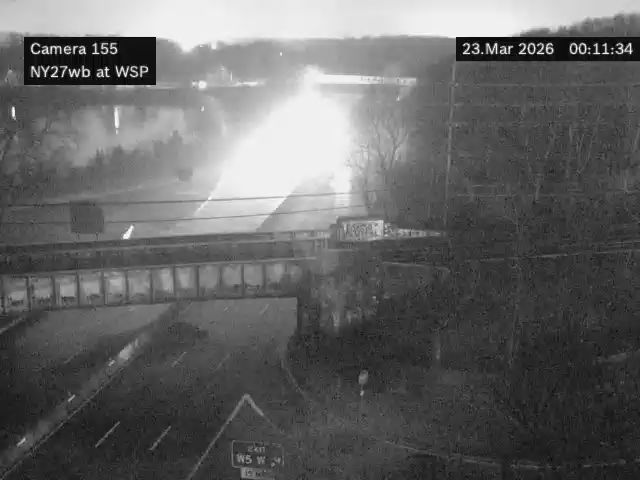 NY 27 at Wantagh State Pkwy live webcam