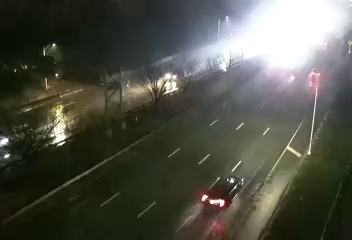 907M at 69th Road live webcam