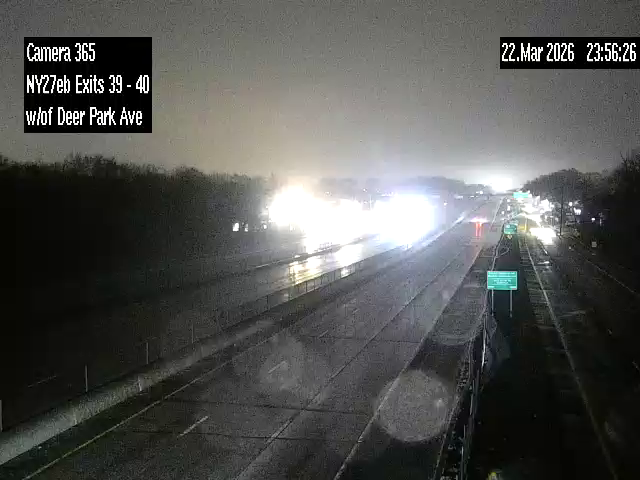 NY27 w/o Deer Park Ave (CR34) live webcam