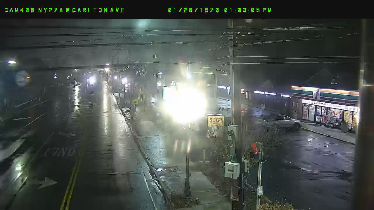 NY27A at Woodland Dr/Carlton Ave live webcam