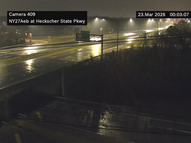 NY27A at NY908M (Heckscher State Parkway) live webcam