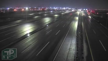 MM 104.5 s/o Interchange 14 - I-78/US-1&9 (Newark) live webcam