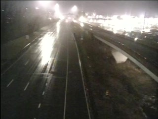 I-84 e/o Exit 51 e/o East River Dr (RT-WB on Ramp) live webcam
